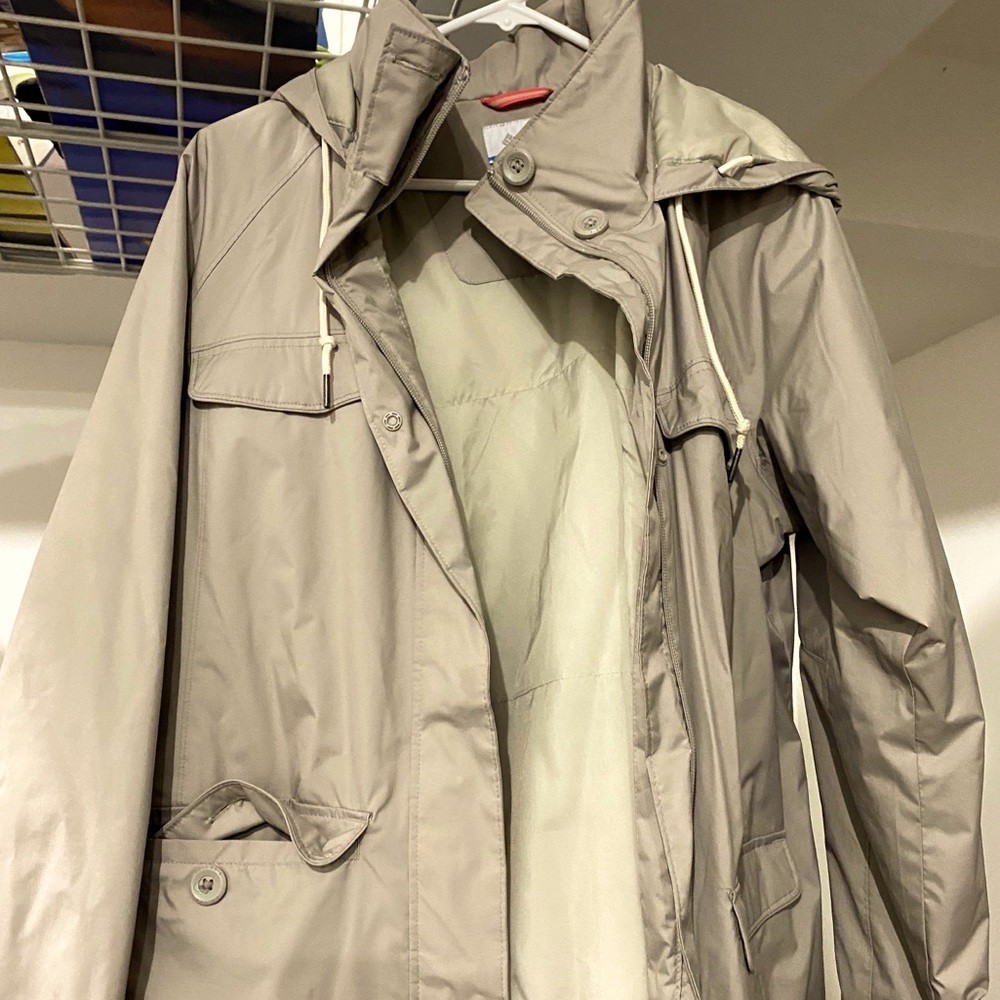 Columbia rain jacket